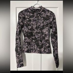 Lululemon luxtreme half zip size 2